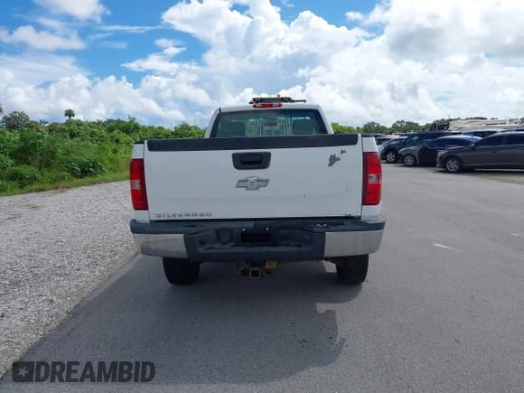 ✅ 2013 Chevrolet Silverado 2500HD Work Truck • VIN: 1GC0CVCG7DF156942 • Lot: 42725390. Wystawiony na IAAI z przebiegiem 177 154 mil. Bezpłatny archiwum sprzedaży aukcyjnych z USA i szczegółowy raport historii pojazdu na DreamBid. Zdjęcie 16.