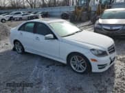 ✅ 2014 Mercedes-Benz C 300 Sport • VIN: WDDGF8AB1EA941850 • Lot: 43828685. Wystawiony na Copart z przebiegiem 102 849 mil. Bezpłatny archiwum sprzedaży aukcyjnych z USA i szczegółowy raport historii pojazdu na DreamBid. Zdjęcie 4.