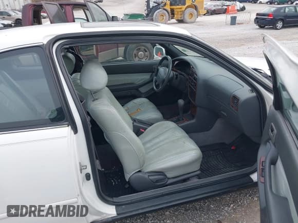 ✅ 1996 Toyota Camry DX • VIN: 4T1CG12KXTU740256 • Lot: 41754495. Listed on IAAI with 272,638 mi. Free auction sales archive from the USA and detailed vehicle history report at DreamBid. Image 5.