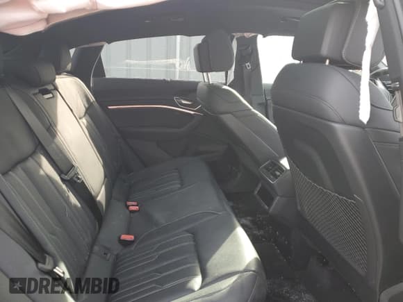 ✅ 2024 Audi Q8 e-tron • VIN: WA1BABGE2RB043043 • Лот: 45803195. Опубликован ранее на Copart с пробегом 21 556 миль. Бесплатный доступ к архиву аукционных продаж из США и подробный отчёт об истории автомобиля на DreamBid. Изображение 11.