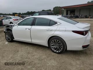 ✅ 2025 Lexus ES 300h Luxury • VIN: 58AEA1C10SU055657 • Lot: 61180675. Listed on Copart with 13,701 mi. Free auction sales archive from the USA and detailed vehicle history report at DreamBid. Image 2.