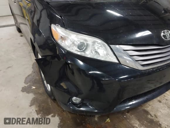 ✅ 2017 Toyota Sienna XLE • VIN: 5TDDZ3DC1HS156781 • Lot: 41457089. Listed on IAAI with 189,921 mi. Free auction sales archive from the USA and detailed vehicle history report at DreamBid. Image 6.