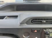 ✅ 2014 Toyota Prius Two • VIN: JTDKDTB32E1068114 • Lot: 92322675. Wystawiony na Copart z przebiegiem Nie podano. Bezpłatny archiwum sprzedaży aukcyjnych z USA i szczegółowy raport historii pojazdu na DreamBid. Zdjęcie 9.