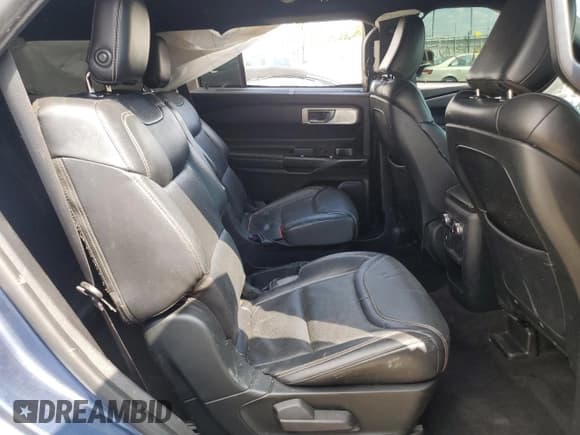 ✅ 2020 Ford Explorer ST • VIN: 1FM5K8GC1LGA08193 • Lot: 71417535. Wystawiony na Copart z przebiegiem 119 307 mil. Bezpłatny archiwum sprzedaży aukcyjnych z USA i szczegółowy raport historii pojazdu na DreamBid. Zdjęcie 11.