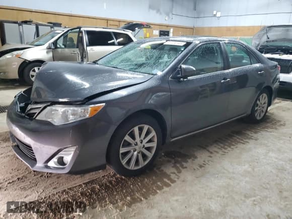 ✅ 2012 Toyota Camry XLE • VIN: 4T4BF1FK1CR266566 • Lot: 91004145. Wystawiony na Copart z przebiegiem 170 394 mil. Bezpłatny archiwum sprzedaży aukcyjnych z USA i szczegółowy raport historii pojazdu na DreamBid. Zdjęcie 1.