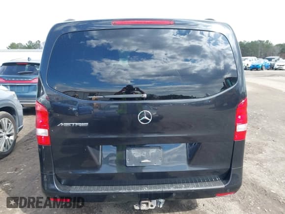 ✅ 2016 Mercedes-Benz Metris Passenger • VIN: WD4PG2EE8G3141388 • Lot: 41818327. Listed on IAAI with 301,418 mi. Free auction sales archive from the USA and detailed vehicle history report at DreamBid. Image 16.