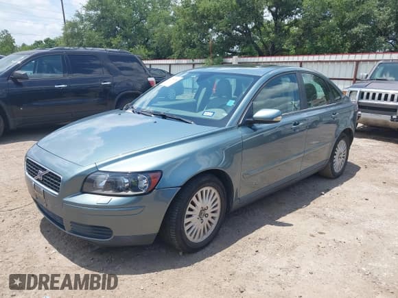 ✅ 2004 Volvo S40 • VIN: YV1MS382342027300 • Лот: 42359284. Опубликован ранее на IAAI с пробегом 182 297 миль. Бесплатный доступ к архиву аукционных продаж из США и подробный отчёт об истории автомобиля на DreamBid. Изображение 2.