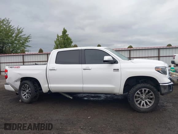 ✅ 2020 Toyota Tundra Platinum • VIN: 5TFAY5F1XLX943275 • Лот: 43224461. Опубликован ранее на IAAI с пробегом 109 762 миль. Бесплатный доступ к архиву аукционных продаж из США и подробный отчёт об истории автомобиля на DreamBid. Изображение 13.