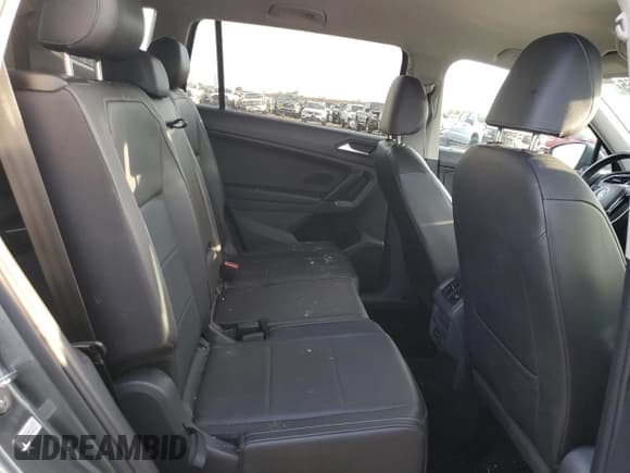 ✅ 2019 Volkswagen Tiguan SE • VIN: 3VV2B7AX5KM017028 • Lot: 80796555. Wystawiony na Copart z przebiegiem 96 063 mil. Bezpłatny archiwum sprzedaży aukcyjnych z USA i szczegółowy raport historii pojazdu na DreamBid. Zdjęcie 11.