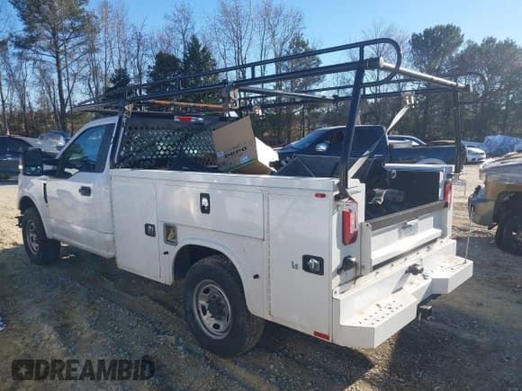 ✅ 2019 Ford F-350 XL • VIN: 1FDBF3A65KED19570 • Лот: 41627705. Опубликован ранее на IAAI с пробегом 158 017 миль. Бесплатный доступ к архиву аукционных продаж из США и подробный отчёт об истории автомобиля на DreamBid. Изображение 3.