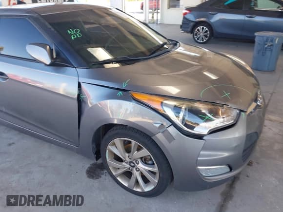 ✅ 2017 Hyundai Veloster Value Edition • VIN: KMHTC6AD4HU309804 • Lot: 43441272. Wystawiony na IAAI z przebiegiem 99 124 mil. Bezpłatny archiwum sprzedaży aukcyjnych z USA i szczegółowy raport historii pojazdu na DreamBid. Zdjęcie 6.