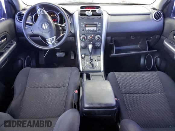 ✅ 2006 Suzuki Grand Vitara • VIN: JS3TD941564101031 • Lot: 66098185. Wystawiony na Copart z przebiegiem 207 185 mil. Bezpłatny archiwum sprzedaży aukcyjnych z USA i szczegółowy raport historii pojazdu na DreamBid. Zdjęcie 8.