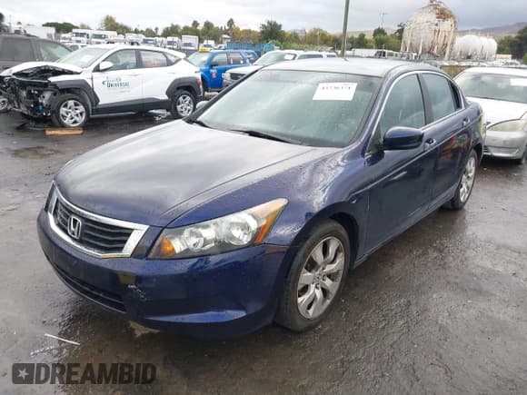 ✅ 2011 Honda Accord LX • VIN: 1HGCP2F32BA037670 • Лот: 43736371. Опубликован ранее на IAAI с пробегом 197 789 миль. Бесплатный доступ к архиву аукционных продаж из США и подробный отчёт об истории автомобиля на DreamBid. Изображение 6.