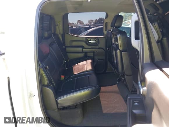 ✅ 2019 Chevrolet Silverado 1500 LT • VIN: 3GCPWCED1KG177455 • Lot: 43459254. Wystawiony na IAAI z przebiegiem 80 162 mil. Bezpłatny archiwum sprzedaży aukcyjnych z USA i szczegółowy raport historii pojazdu na DreamBid. Zdjęcie 8.