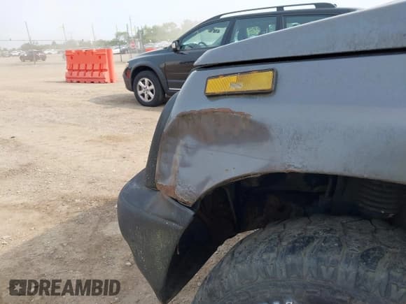 ✅ 1997 Geo Tracker • VIN: 2CNBJ1863V6906951 • Lot: 42400087. Listed on IAAI with 209,563 mi. Free auction sales archive from the USA and detailed vehicle history report at DreamBid. Image 6.