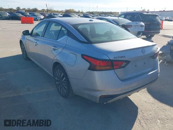 ✅ 2024 Nissan Altima SV • VIN: 1N4BL4DV9RN375355 • Lot: 43882908. Listed on IAAI with 61,307 mi. Free auction sales archive from the USA and detailed vehicle history report at DreamBid. Image 3.