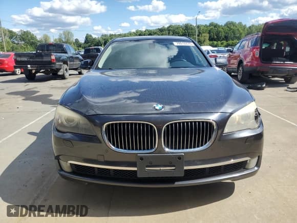 ✅ 2012 BMW 7 Series 740i • VIN: WBAKA4C56CC613826 • Lot: 70512275. Wystawiony na Copart z przebiegiem 162 671 mil. Bezpłatny archiwum sprzedaży aukcyjnych z USA i szczegółowy raport historii pojazdu na DreamBid. Zdjęcie 5.
