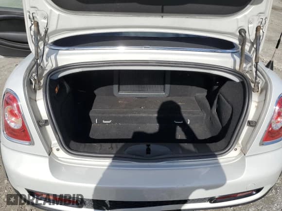 ✅ 2013 MINI Roadster S • VIN: WMWSY3C58DT565690 • Lot: 90615845. Wystawiony na Copart z przebiegiem 80 676 mil. Bezpłatny archiwum sprzedaży aukcyjnych z USA i szczegółowy raport historii pojazdu na DreamBid. Zdjęcie 10.