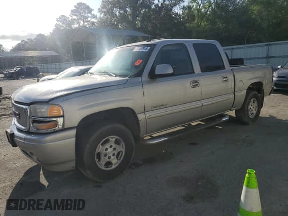 ✅ 2005 GMC Sierra Denali • VIN: 2GTEK63N551369622 • Lot: 51992945. Listed on Copart with 165,971 mi. Free auction sales archive from the USA and detailed vehicle history report at DreamBid. Image 1.