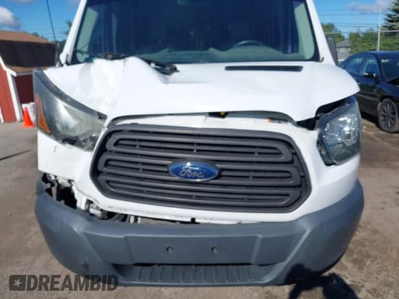 ✅ 2016 Ford Transit Cargo • VIN: 1FTYR3XM3GKA11933 • Lot: 43051661. Wystawiony na IAAI z przebiegiem 65 767 mil. Bezpłatny archiwum sprzedaży aukcyjnych z USA i szczegółowy raport historii pojazdu na DreamBid. Zdjęcie 6.