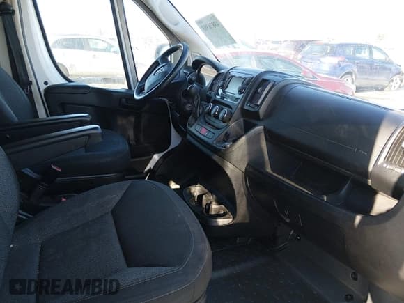 ✅ 2018 Ram ProMaster Cargo • VIN: 3C6URVJGXJE155199 • Lot: 43876303. Listed on IAAI with Not provided. Free auction sales archive from the USA and detailed vehicle history report at DreamBid. Image 5.
