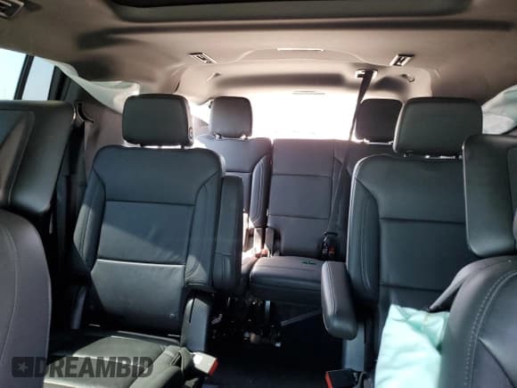 ✅ 2021 Chevrolet Suburban LT • VIN: 1GNSCCKD3MR228715 • Lot: 72997674. Wystawiony na Copart z przebiegiem 48 347 mil. Bezpłatny archiwum sprzedaży aukcyjnych z USA i szczegółowy raport historii pojazdu na DreamBid. Zdjęcie 10.