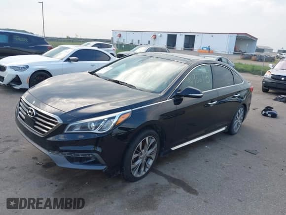 ✅ 2015 Hyundai Sonata Sport • VIN: 5NPE34ABXFH125359 • Lot: 42952995. Listed on IAAI with 135,776 mi. Free auction sales archive from the USA and detailed vehicle history report at DreamBid. Image 17.