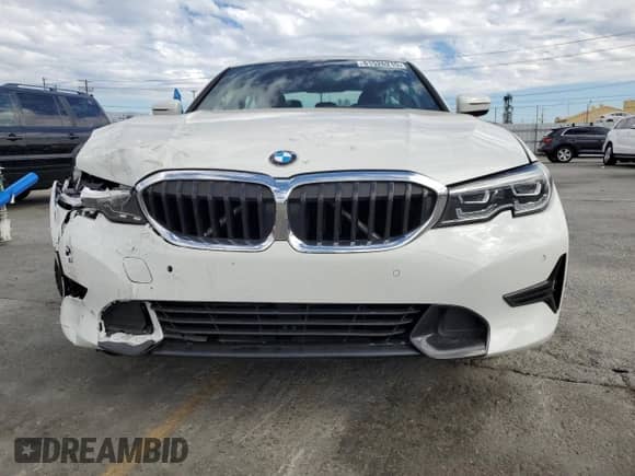 2022 BMW 3 Series 330i z VIN 3MW5R1J02N8C22890, wystawiony jako Copart lot #81526215 z przebiegiem 37 878 mil mil oraz Szkoda całkowita • Salvage title. Historia ofert i sprzedaży dostępna na DreamBid. Obrazek 5.