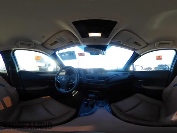 ✅ 2021 Lexus UX 250h • VIN: JTHX9JBH3M2051577 • Lot: 43698137. Wystawiony na IAAI z przebiegiem 58 174 mil. Bezpłatny archiwum sprzedaży aukcyjnych z USA i szczegółowy raport historii pojazdu na DreamBid. Zdjęcie 19.