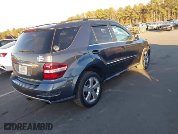 ✅ 2010 Mercedes-Benz M 350 • VIN: 4JGBB5GB3AA580486 • Lot: 43708623. Listed on IAAI with 165,914 mi. Free auction sales archive from the USA and detailed vehicle history report at DreamBid. Image 4.