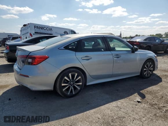 ✅ 2022 Honda Civic EX • VIN: 2HGFE1F79NH318726 • Lot: 71226835. Listed on Copart with 35,581 mi. Free auction sales archive from the USA and detailed vehicle history report at DreamBid. Image 3.