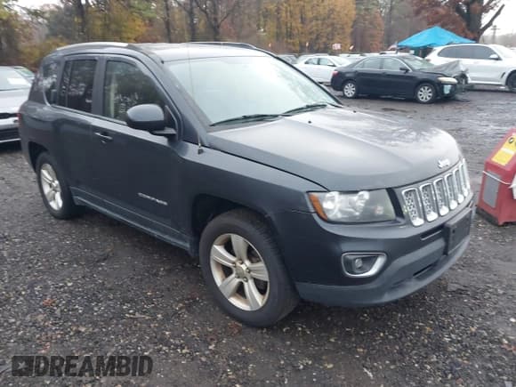 ✅ 2015 Jeep Compass High Altitude • VIN: 1C4NJDEBXFD109894 • Lot: 43676389. Wystawiony na IAAI z przebiegiem 129 982 mil. Bezpłatny archiwum sprzedaży aukcyjnych z USA i szczegółowy raport historii pojazdu na DreamBid. Zdjęcie 1.