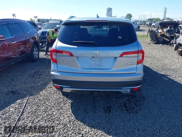 ✅ 2019 Honda Pilot Elite • VIN: 5FNYF6H06KB002686 • Lot: 42382665. Wystawiony na IAAI z przebiegiem 96 326 mil. Bezpłatny archiwum sprzedaży aukcyjnych z USA i szczegółowy raport historii pojazdu na DreamBid. Zdjęcie 16.