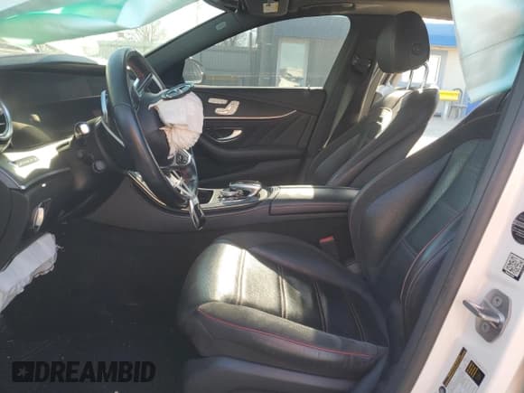 ✅ 2017 Mercedes-Benz E 43 AMG • VIN: WDDZF6EB7HA174680 • Lot: 85718144. Wystawiony na Copart z przebiegiem 94 799 mil. Bezpłatny archiwum sprzedaży aukcyjnych z USA i szczegółowy raport historii pojazdu na DreamBid. Zdjęcie 7.