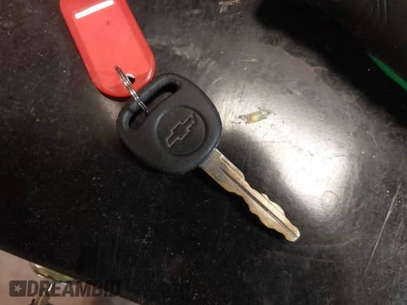 2001 Chevrolet Silverado 1500 с VIN 1GCEK14W11Z168182, выставлен на аукционе IAAI как лот 42547499 с пробегом 180 376 миль миль и . История ставок и продаж доступна на DreamBid. Изображение 11.