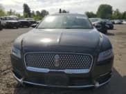 ✅ 2019 Lincoln Continental Livery • VIN: 1LN6L9UK1K5611660 • Lot: 56455515. Wystawiony na Copart z przebiegiem 135 576 mil. Bezpłatny archiwum sprzedaży aukcyjnych z USA i szczegółowy raport historii pojazdu na DreamBid. Zdjęcie 5.