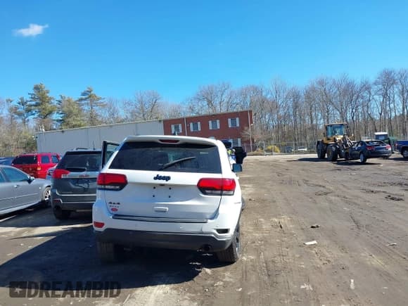 ✅ 2019 Jeep Grand Cherokee Upland • VIN: 1C4RJFAG6KC641920 • Lot: 41661759. Listed on IAAI with 99,785 mi. Free auction sales archive from the USA and detailed vehicle history report at DreamBid. Image 16.