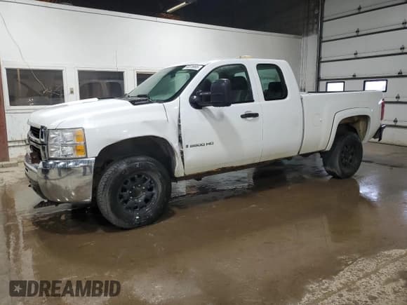 ✅ 2008 Chevrolet Silverado 2500HD Work Truck • VIN: 1GCHK29K48E171149 • Лот: 93375895. Опубликован ранее на Copart с пробегом 168 640 миль. Бесплатный доступ к архиву аукционных продаж из США и подробный отчёт об истории автомобиля на DreamBid. Изображение 1.