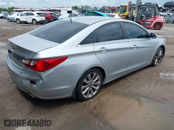 ✅ 2013 Hyundai Sonata SE • VIN: 5NPEC4AC6DH662364 • Лот: 43070922. Опубликован ранее на IAAI с пробегом 102 558 миль. Бесплатный доступ к архиву аукционных продаж из США и подробный отчёт об истории автомобиля на DreamBid. Изображение 4.