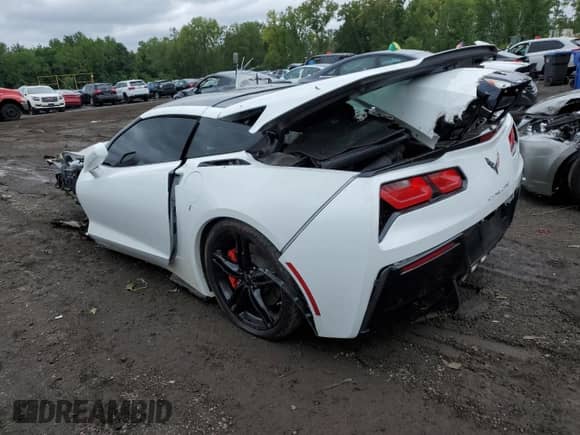 2016 Chevrolet Corvette 1LT с VIN 1G1YB2D76G5122190, выставлен на аукционе Copart как лот 66334334 с пробегом 32 918 миль миль и Списание • Salvage title. История ставок и продаж доступна на DreamBid. Изображение 2.