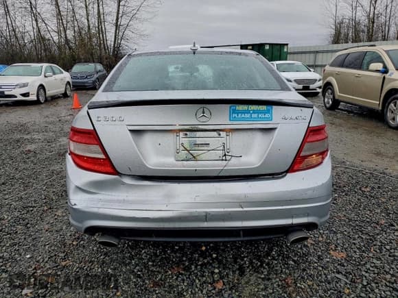 ✅ 2010 Mercedes-Benz C 300 Sport • VIN: WDDGF8BB0AR119227 • Lot: 95839415. Listed on Copart with 154,477 mi. Free auction sales archive from the USA and detailed vehicle history report at DreamBid. Image 6.
