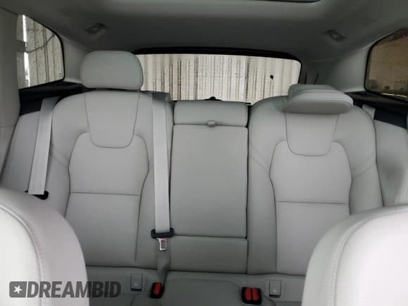 ✅ 2025 Volvo XC60 Plus • VIN: YV4H60RC8S1029786 • Lot: 44979055. Listed on Copart with 17,646 mi. Free auction sales archive from the USA and detailed vehicle history report at DreamBid. Image 10.