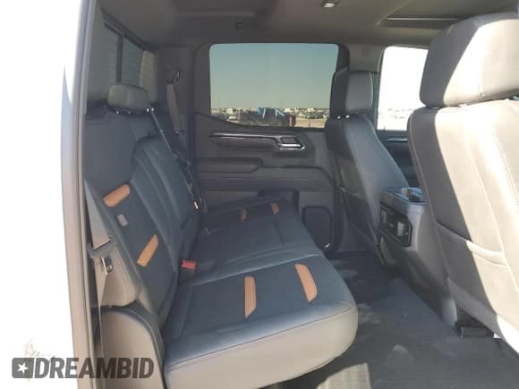 ✅ 2025 GMC Sierra 1500 AT4 • VIN: 3GTUUEE83SG191042 • Лот: 86717545. Опубликован ранее на Copart с пробегом 3 598 миль. Бесплатный доступ к архиву аукционных продаж из США и подробный отчёт об истории автомобиля на DreamBid. Изображение 10.