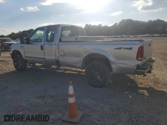 ✅ 1999 Ford F-250 XL • VIN: 1FTNX21L0XEE08131 • Lot: 87463295. Listed on Copart with 359,523 mi. Free auction sales archive from the USA and detailed vehicle history report at DreamBid. Image 2.