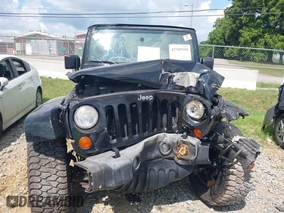 ✅ 2007 Jeep Wrangler Unlimited Sahara • VIN: 1J4GA59117L162954 • Lot: 42709530. Listed on IAAI with Not provided. Free auction sales archive from the USA and detailed vehicle history report at DreamBid. Image 12.