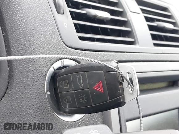 ✅ 2009 Volvo C30 • VIN: YV1MK672692129667 • Lot: 42741032. Wystawiony na IAAI z przebiegiem 196 993 mil. Bezpłatny archiwum sprzedaży aukcyjnych z USA i szczegółowy raport historii pojazdu na DreamBid. Zdjęcie 11.