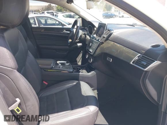 ✅ 2016 Mercedes-Benz GLE 450 AMG • VIN: 4JGED6EB9GA013353 • Lot: 42559249. Wystawiony na IAAI z przebiegiem 60 747 mil. Bezpłatny archiwum sprzedaży aukcyjnych z USA i szczegółowy raport historii pojazdu na DreamBid. Zdjęcie 5.