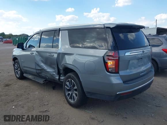 ✅ 2023 Chevrolet Suburban LT • VIN: 1GNSCCKD1PR537765 • Lot: 43311418. Wystawiony na IAAI z przebiegiem 39 832 mil. Bezpłatny archiwum sprzedaży aukcyjnych z USA i szczegółowy raport historii pojazdu na DreamBid. Zdjęcie 6.