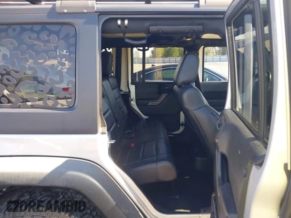 ✅ 2012 Jeep Wrangler Unlimited Sport • VIN: 1C4HJWDG0CL189603 • Lot: 43586706. Wystawiony na IAAI z przebiegiem 105 980 mil. Bezpłatny archiwum sprzedaży aukcyjnych z USA i szczegółowy raport historii pojazdu na DreamBid. Zdjęcie 8.