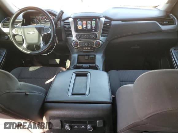 ✅ 2018 Chevrolet Tahoe LS • VIN: 1GNSCAKC0JR264403 • Lot: 82535665. Wystawiony na Copart z przebiegiem 136 629 mil. Bezpłatny archiwum sprzedaży aukcyjnych z USA i szczegółowy raport historii pojazdu na DreamBid. Zdjęcie 8.